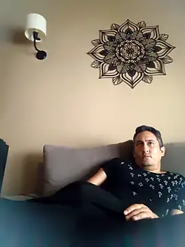Snapshot of LuqenZo chatting on April 15, 7:58 pm LuqenZo online show from April 15, 7:58 pm