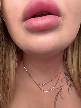 OdriOlsens online show from December 1, 11:15 am