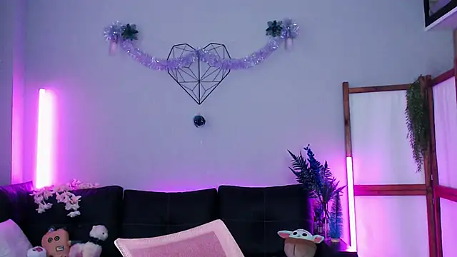 Snapshot of Wildorchid_ chatting on December 15, 9:13 am Wildorchid online show from December 15, 9:13 am