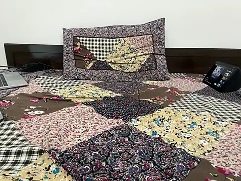 Snapshot of debu46 chatting on October 16, 8:21 pm debu46 online show from October 16, 8:21 pm