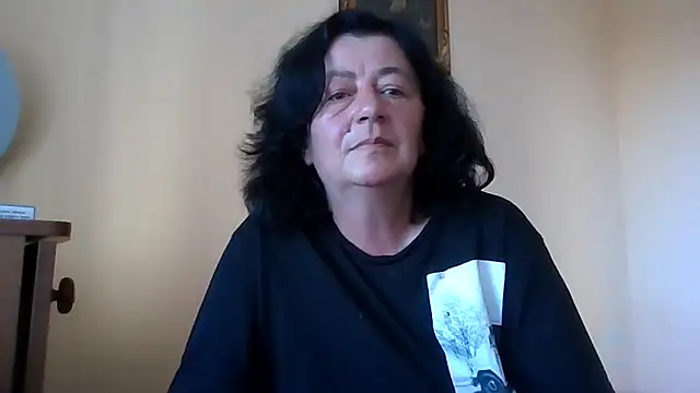 Snapshot of GypsiQueen2 chatting on June 12, 4:50 pm GypsiQueen2 online show from June 12, 4:50 pm