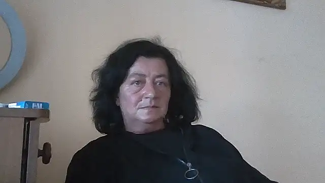 Snapshot of GypsiQueen2 chatting on June 13, 5:22 pm GypsiQueen2 online show from June 13, 5:22 pm