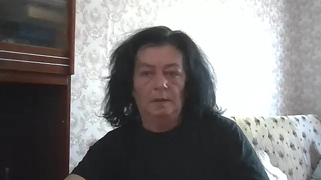Snapshot of GypsiQueen2 chatting on June 28, 6:08 am GypsiQueen2 online show from June 28, 6:08 am