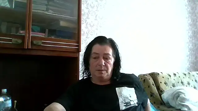 Snapshot of GypsiQueen2 chatting on June 30, 7:53 am GypsiQueen2 online show from June 30, 7:53 am