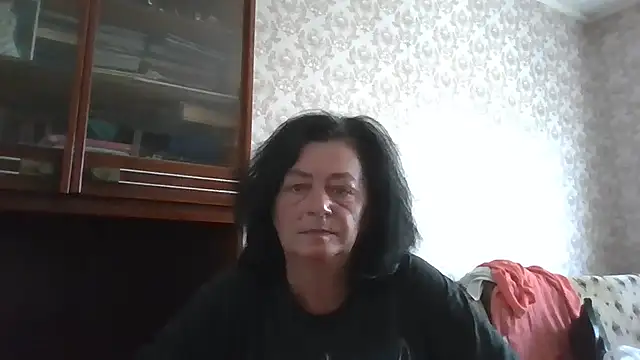 Snapshot of GypsiQueen2 chatting on July 3, 6:09 am GypsiQueen2 online show from July 3, 6:09 am
