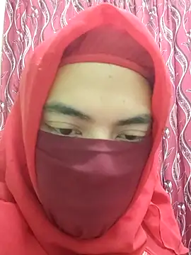 Snapshot of ElisyaHijabDoll chatting on April 25, 6:05 pm ElisyaHijabDoll online show from April 25, 6:05 pm