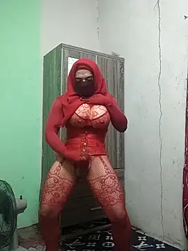 Snapshot of ElisyaHijabDoll chatting on July 9, 5:28 pm ElisyaHijabDoll online show from July 9, 5:28 pm