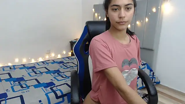 imSophia online show from March 12, 8:41 pm