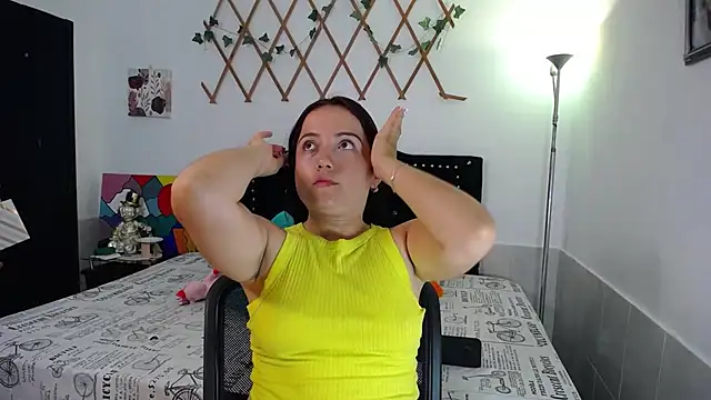 Snapshot of naughty_girl_4u chatting on June 25, 7:07 pm naughty girl 4u online show from June 25, 7:07 pm