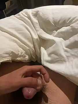 juniiorre online show from March 15, 1:11 am