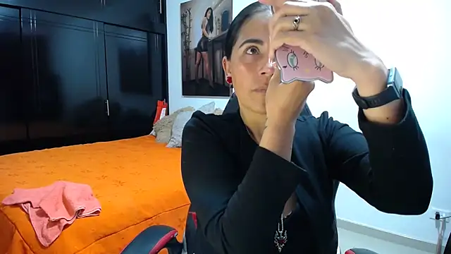 Snapshot of sharoon_cheerry chatting on February 12, 1:50 pm sharoon cheerry online show from February 12, 1:50 pm