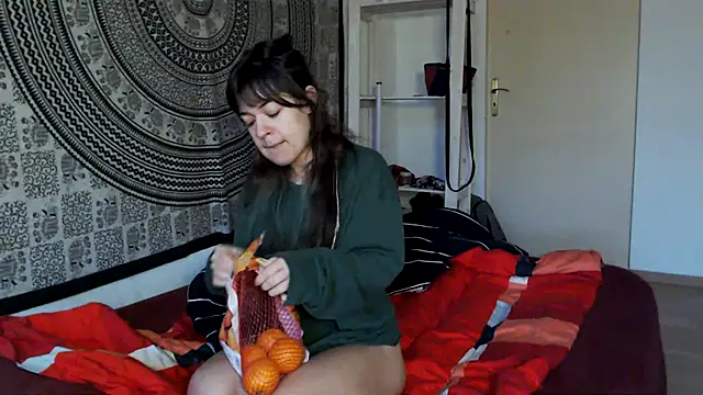 LinaWinter online show from March 7, 6:02 am