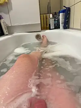 Snapshot of David19932908 chatting on October 14, 2:18 pm David19932908 online show from October 14, 2:18 pm