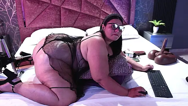 Amanda-Cruz online show from October 22, 12:55 am