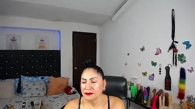 Snapshot of mature_bigboobs10 chatting on May 8, 4:29 am mature bigboobs10 online show from May 8, 4:29 am