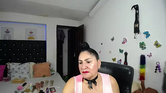 Snapshot of mature_bigboobs10 chatting on July 12, 4:14 am mature bigboobs10 online show from July 12, 4:14 am