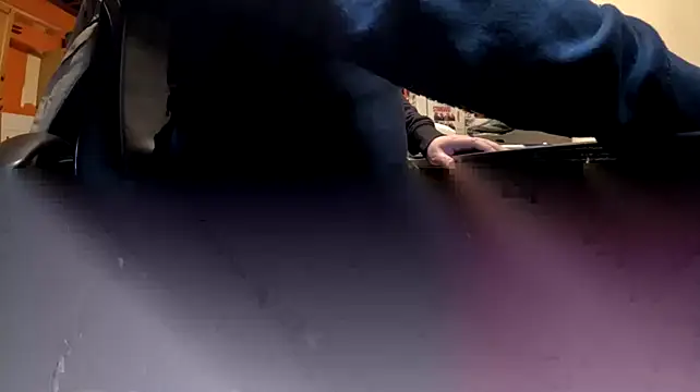 Snapshot of Ju_rine007 chatting on February 11, 5:37 am Ju rine007 online show from February 11, 5:37 am