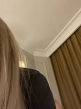 Snapshot of SophieBaley chatting on February 15, 2:52 am SophieBaley online show from February 15, 2:52 am