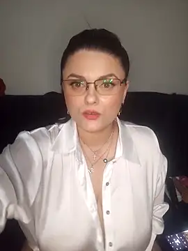 sweetychloelle online show from March 2, 5:04 pm