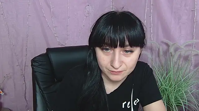 Snapshot of NinaFlawlees chatting on May 6, 12:10 pm NinaFlawlees online show from May 6, 12:10 pm