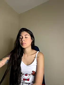 Snapshot of alia_bashar chatting on September 27, 12:48 am alia bashar online show from September 27, 12:48 am