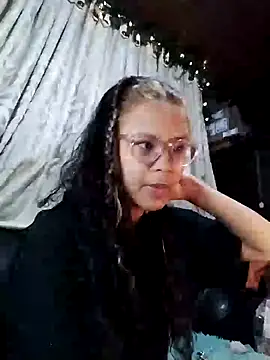 Snapshot of Hathorlove chatting on December 9, 2:45 am Hathorlove online show from December 9, 2:45 am