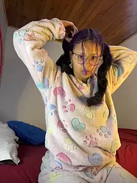 Snapshot of Hathorlove chatting on February 14, 12:09 am Hathorlove online show from February 14, 12:09 am