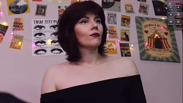 Luna Blake online show from April 2, 1:53 pm