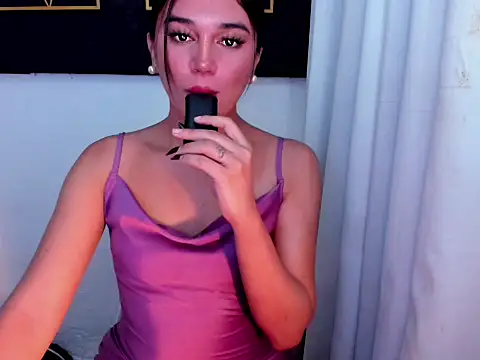 Snapshot of hotstellacumxxx chatting on June 9, 8:31 pm hotstellacumxxx online show from June 9, 8:31 pm