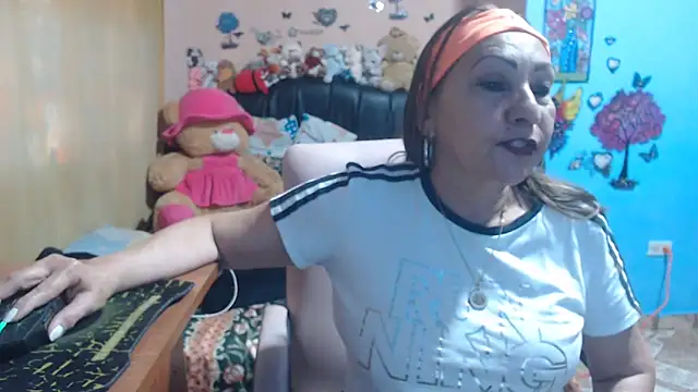 Snapshot of milfeddy_ chatting on April 30, 9:19 pm milfeddy online show from April 30, 9:19 pm