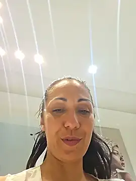 Snapshot of LeticiaWoods chatting on June 28, 10:38 pm LeticiaWoods online show from June 28, 10:38 pm