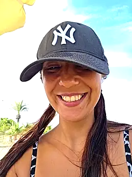 Snapshot of LeticiaWoods chatting on July 6, 1:19 pm LeticiaWoods online show from July 6, 1:19 pm