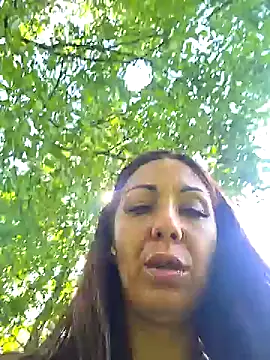Snapshot of LeticiaWoods chatting on July 31, 10:25 am LeticiaWoods online show from July 31, 10:25 am
