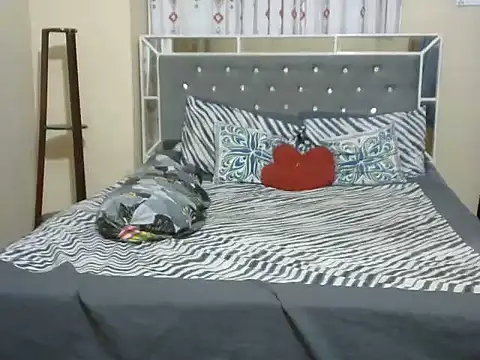 cutebengaligirl online show from September 12, 2:00 am