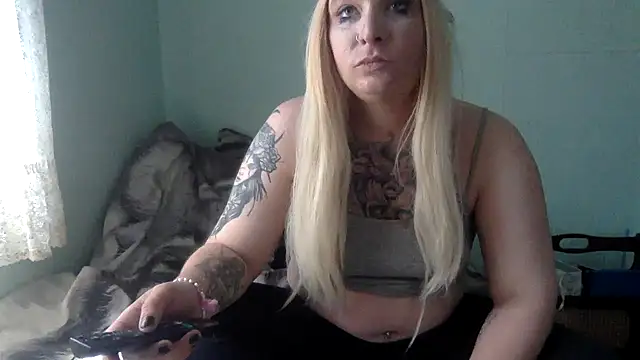 Snapshot of alexabunni chatting on June 28, 2:45 pm alexabunni online show from June 28, 2:45 pm