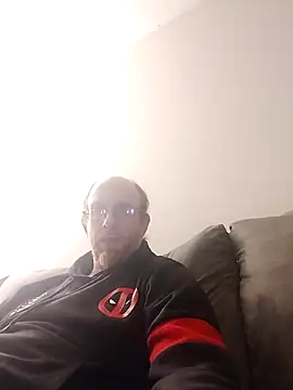 Snapshot of TaylorBlaze chatting on December 26, 1:40 am TaylorBlaze online show from December 26, 1:40 am