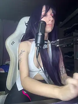 bunnydark00 online show from March 18, 4:26 am