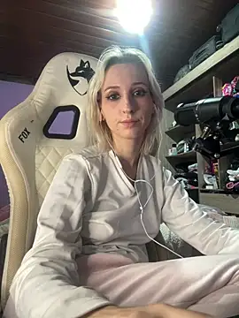 bunnydark00 online show from June 6, 5:01 am