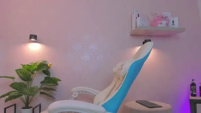 LITTLE-VIVI online show from June 7, 3:21 am