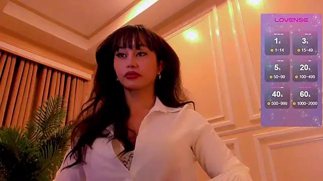 YOURCRISTINAS online show from January 18, 4:00 pm