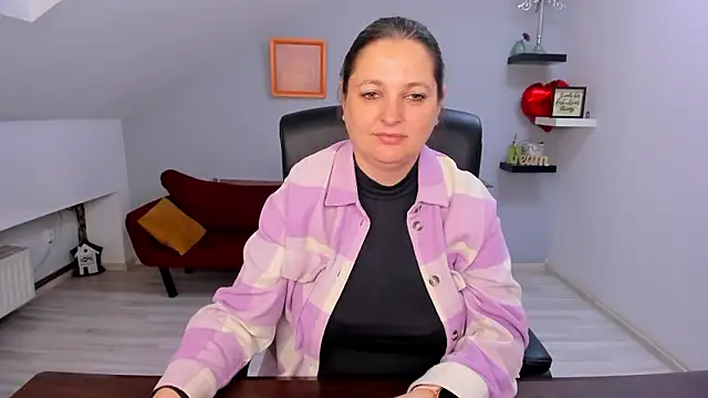 LollaGirl online show from March 19, 4:16 am