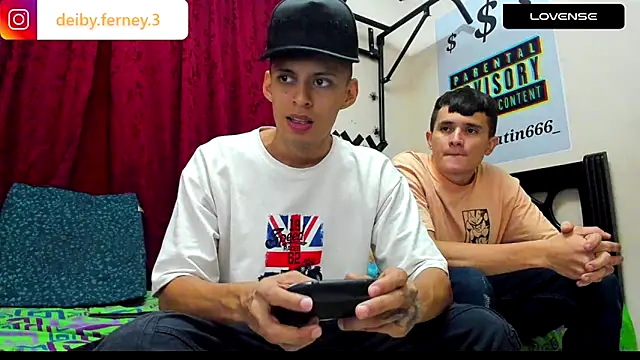 Snapshot of davidlatin66 chatting on December 26, 1:29 am davidlatin66 online show from December 26, 1:29 am