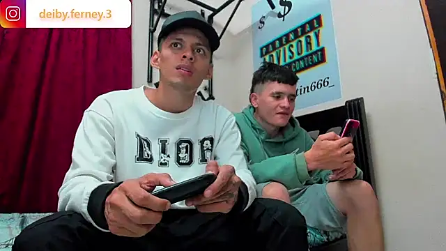 Snapshot of davidlatin66 chatting on February 1, 4:24 am davidlatin66 online show from February 1, 4:24 am