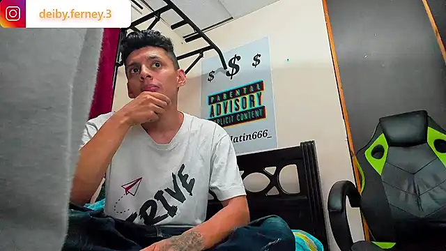 Snapshot of davidlatin66 chatting on March 2, 4:07 am davidlatin66 online show from March 2, 4:07 am