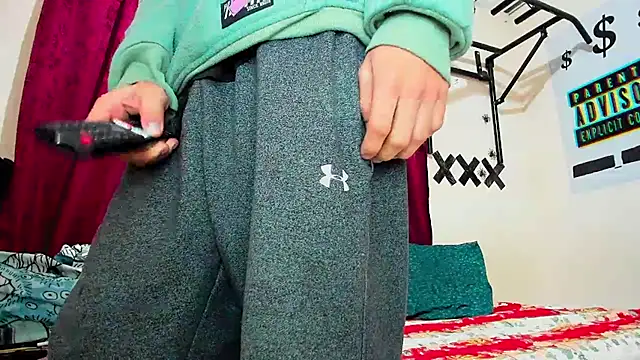 Snapshot of davidlatin66 chatting on October 6, 4:21 am davidlatin66 online show from October 6, 4:21 am