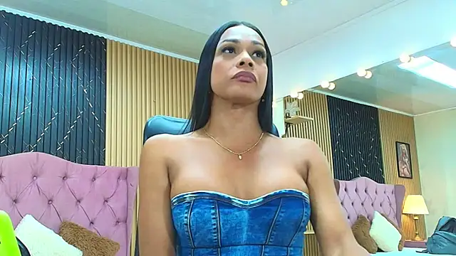 Snapshot of BARBIE_BROWNN chatting on June 7, 7:06 pm BARBIE BROWNN online show from June 7, 7:06 pm