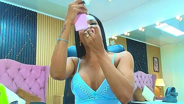 Snapshot of BARBIE_BROWNN chatting on June 12, 1:54 pm BARBIE BROWNN online show from June 12, 1:54 pm