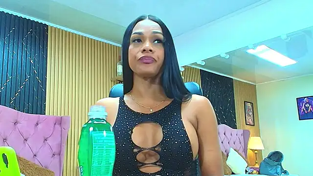 Snapshot of BARBIE_BROWNN chatting on June 21, 2:52 pm BARBIE BROWNN online show from June 21, 2:52 pm
