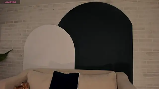 EveBensonX online show from March 27, 7:24 pm