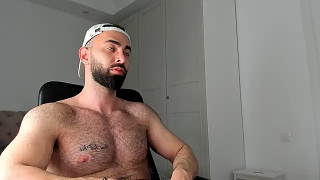 MichaelMasterss online show from April 2, 9:56 pm